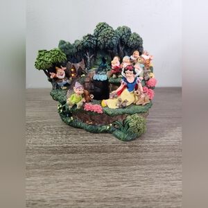 Walt Disney Store Snow White and the Seven Dwarfs Water Fountain